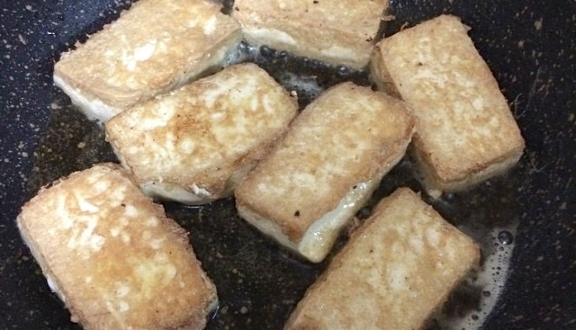 Tofu Being Fried (Pinipritong Tokwa)