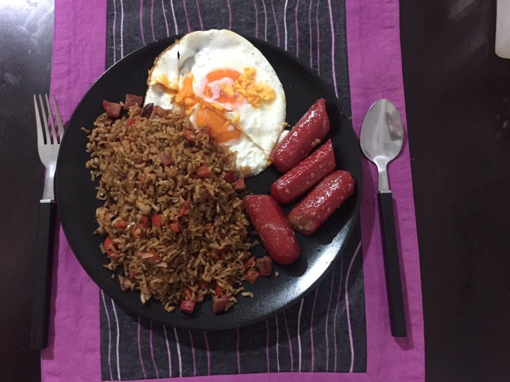 Hotsilog: Filipino breakfast
