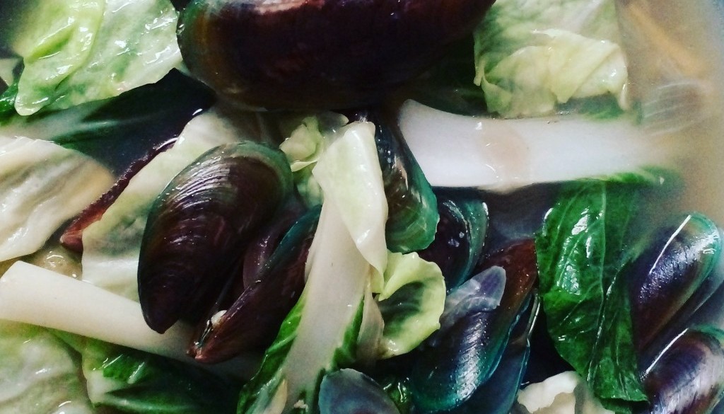 Nilagang Tahong (Boiled Mussels)